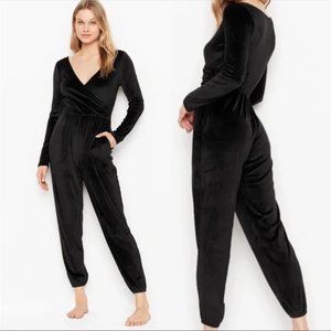 NEW VICTORIA'S SECRET BLACK VELOUR FAUX WRAP FRONT JOGGER JUMPSUIT M L XL ⭐⭐⭐